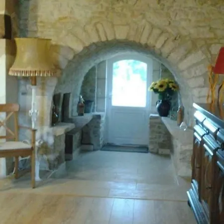House Manoir Du Clausel بيت للعطل